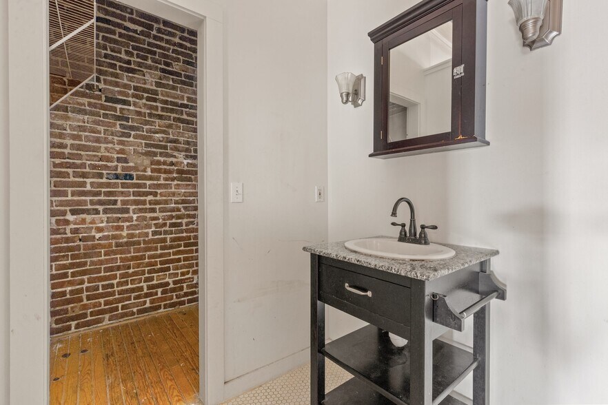 More Photos Of 116-118 N Main St, Sand Springs Storefront Retail Residential For Sale