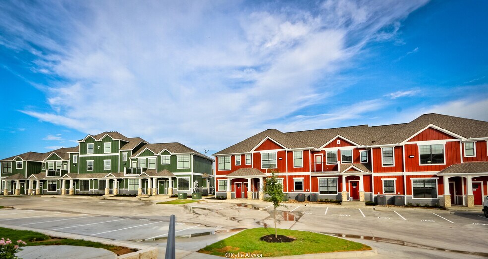 More Photos Of 2888 Nash St, Bryan Apartments For Sale