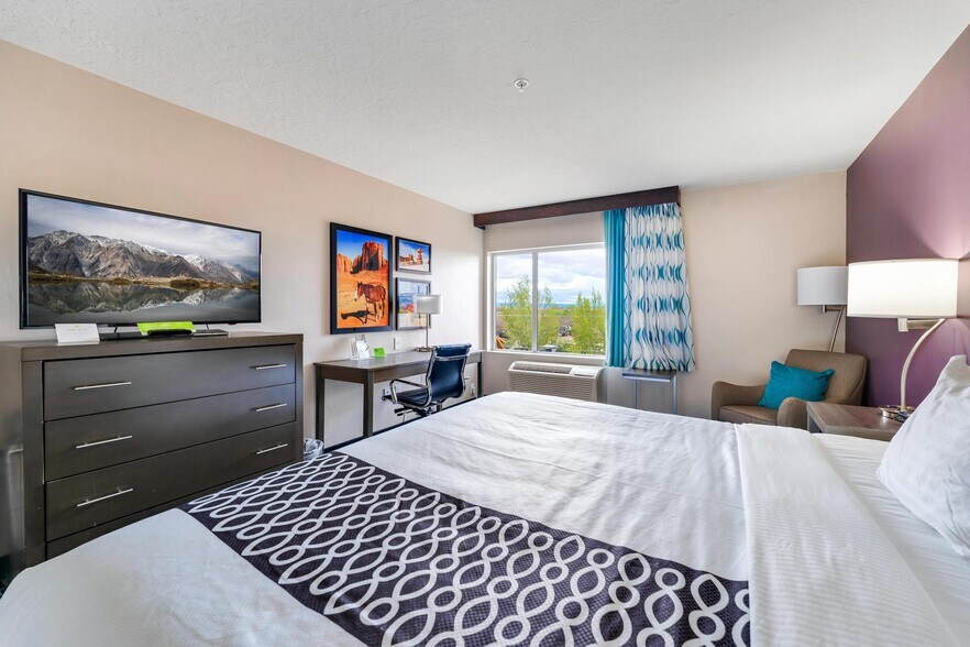 More Photos Of 465 S 100 E, Kanab Hospitality For Sale