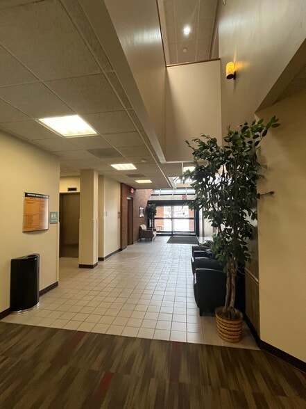 More Photos Of 3915 Watson Rd, Saint Louis Medical For Lease