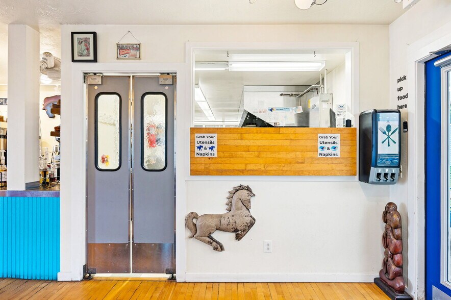 More Photos Of 4113 Main St, Fish Creek Storefront Retail Residential For Sale