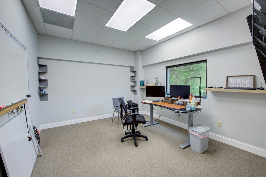 More Photos Of 475 Industrial Dr, Lexington Showroom For Sale