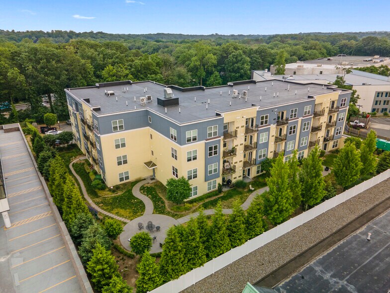 More Photos Of 587 Connecticut Ave, Norwalk Apartments For Sale