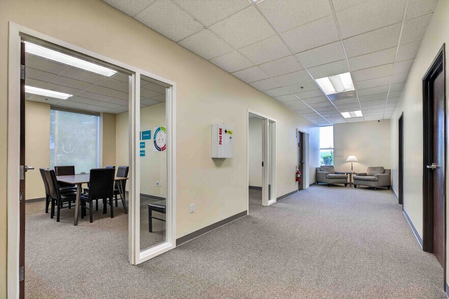More Photos Of 9031 N Lurline Ave, Chatsworth Distribution For Lease