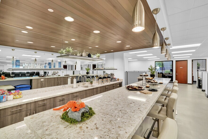 More Photos Of 15901 Red Hill Ave, Tustin Office For Sale