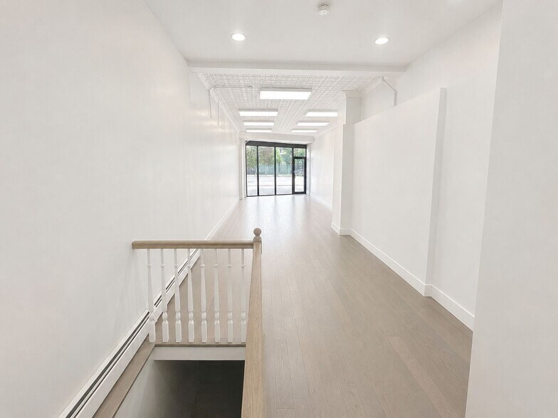 More Photos Of 1018-1020 Broadway, Woodmere Storefront Retail Residential For Lease