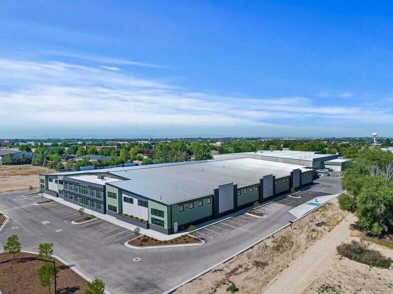 More Photos Of 335 S Locust Grove Rd, Meridian Manufacturing For Sale