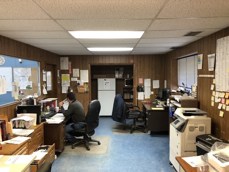 More Photos Of 3310 NW Loop 338, Odessa Warehouse For Lease