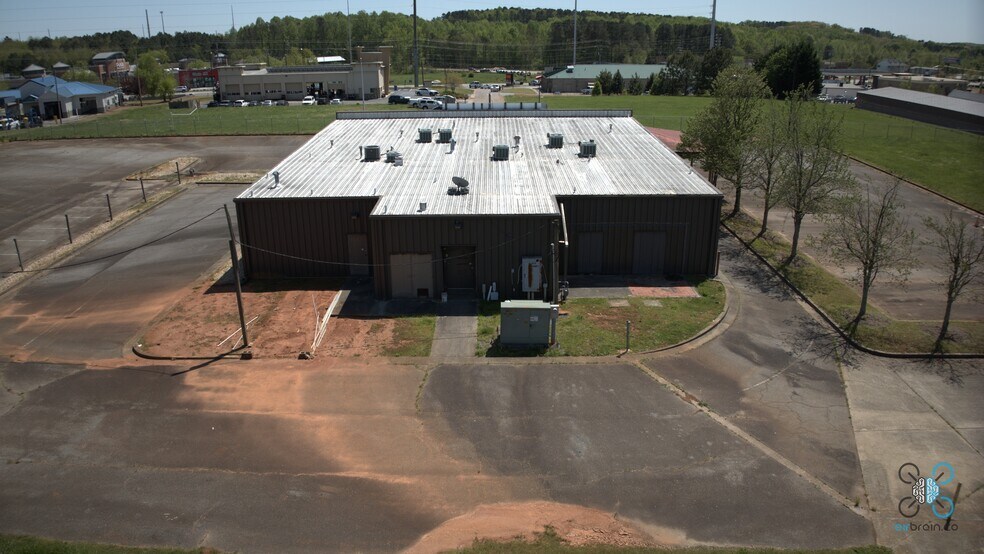 More Photos Of 3455 Keith Bridge Rd, Cumming Freestanding For Sale