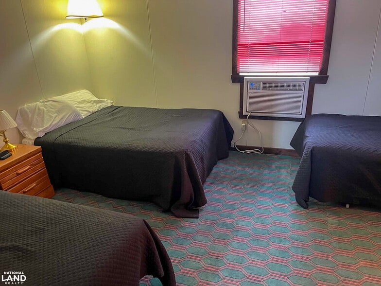More Photos Of 102 S Main Ave, Hyannis Hotel For Sale