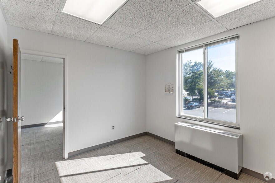 More Photos Of 3301 Woodburn Rd, Annandale Medical For Lease