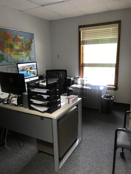 More Photos Of 1900 Sleepy Hollow Rd, South Park Light Distribution For Sale