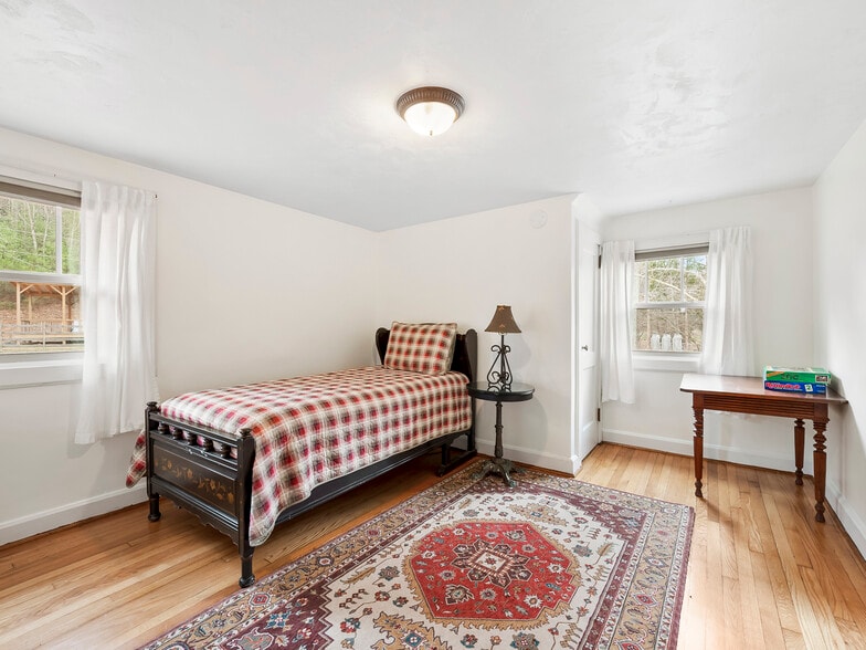 More Photos Of 58 Gunter Town Rd., Marshall Self Storage For Sale