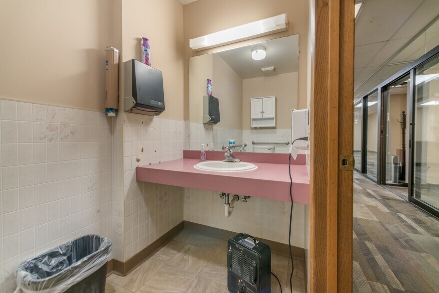 More Photos Of 100-106 S Main st, Ishpeming Bank For Sale