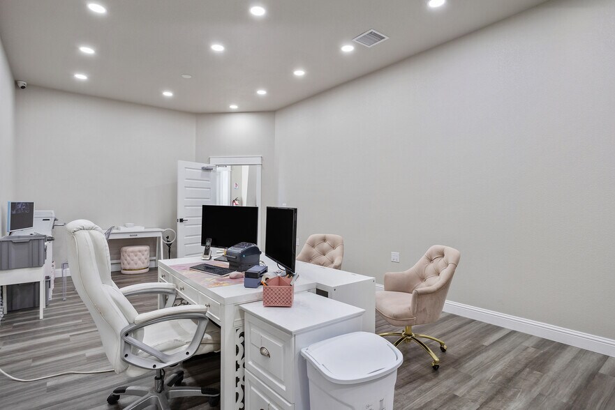 More Photos Of 2536 Old Happy Jack Rd, Cheyenne Flex For Sale