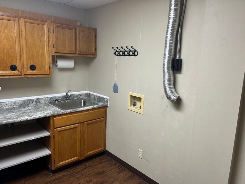 More Photos Of 9125-9181 N Dixie Dr, Dayton Unknown For Lease