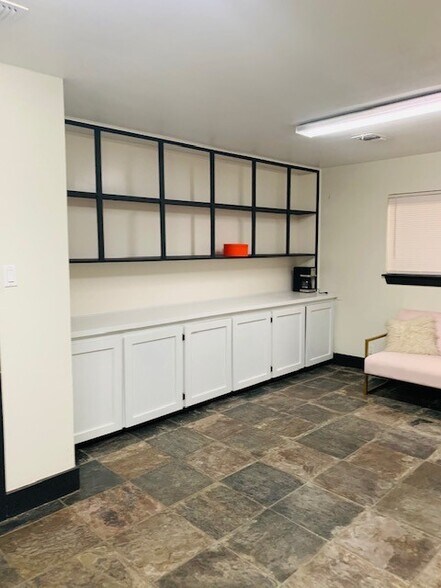 More Photos Of 1120 W 15th 1/2 St, Houston Loft Creative Space For Lease