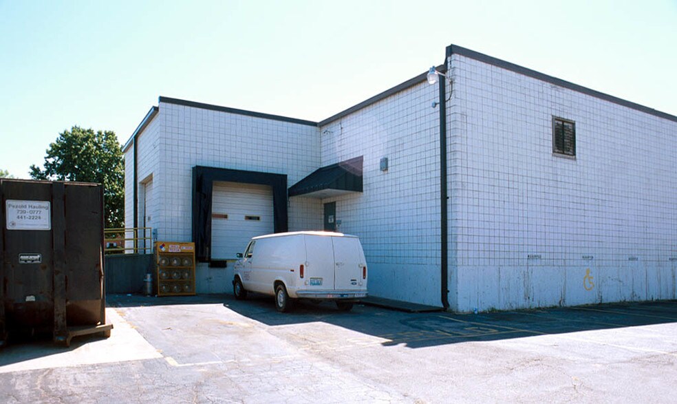 More Photos Of 1717 Fenpark Dr, Fenton Warehouse For Sale