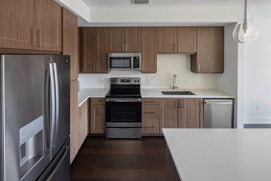 More Photos Of 1911 Philomena St, Austin Apartments For Lease