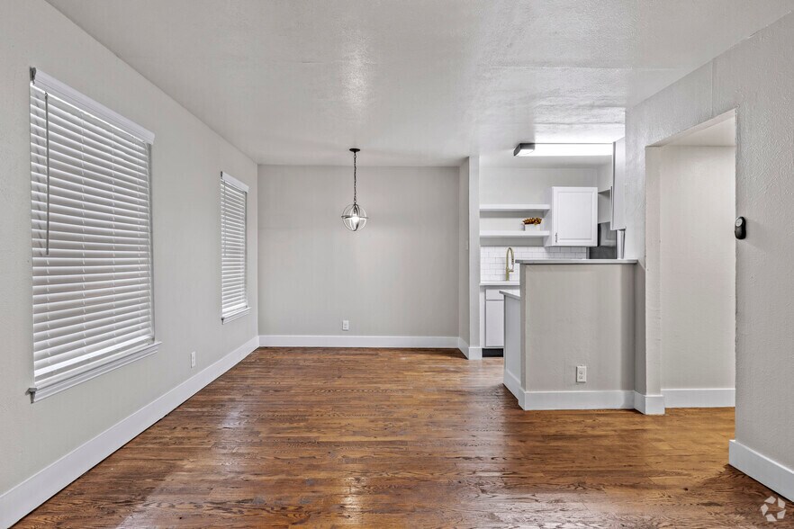 More Photos Of 2211 S Vernon Ave, Dallas Apartments For Sale