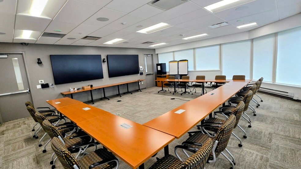 More Photos Of 355 Business Center Dr, Horsham Township Office For Sale