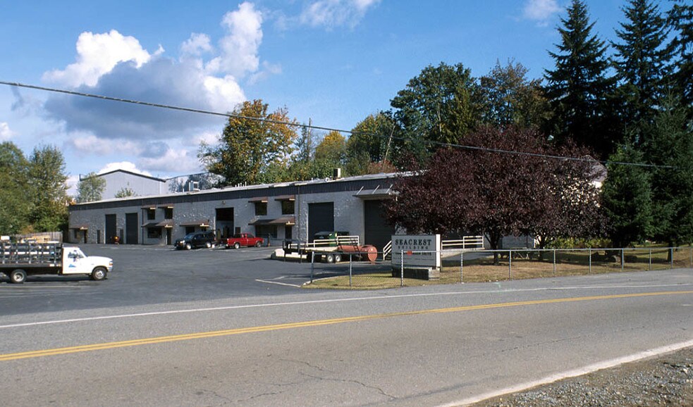 More Photos Of 12521 Evergreen Dr, Mukilteo Warehouse For Lease