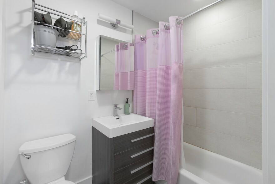 More Photos Of 2020 Locust St, Philadelphia Apartments For Sale