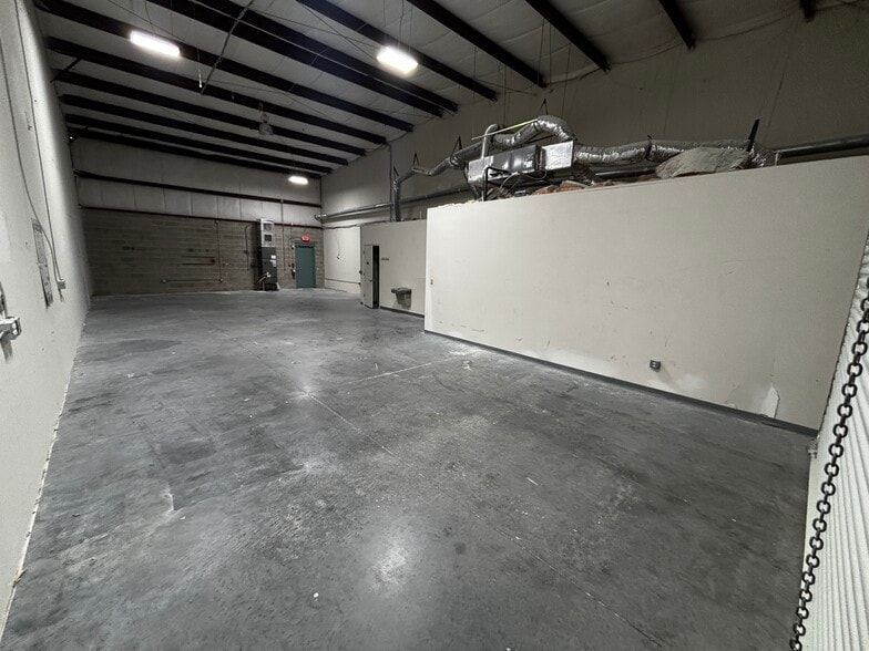 More Photos Of 8281-8297 Blaikie Ct, Sarasota Warehouse For Lease