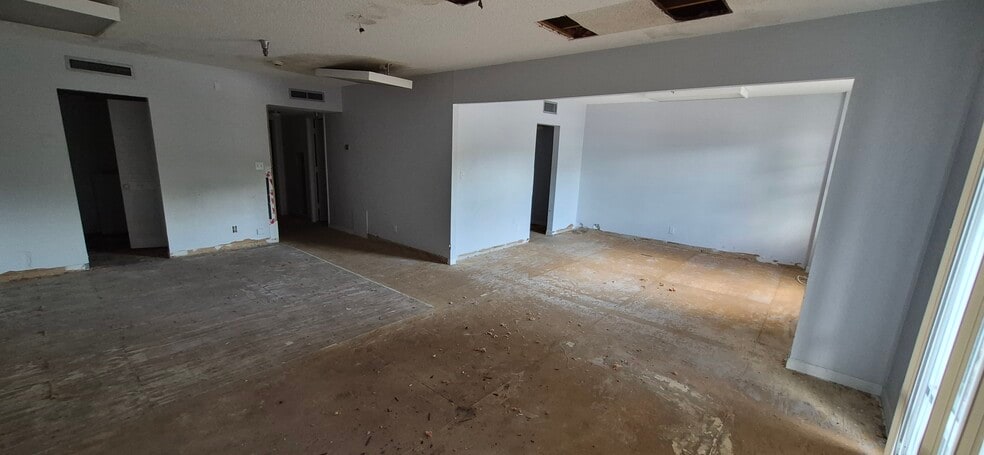 More Photos Of 7789 131st St, Seminole Office For Sale