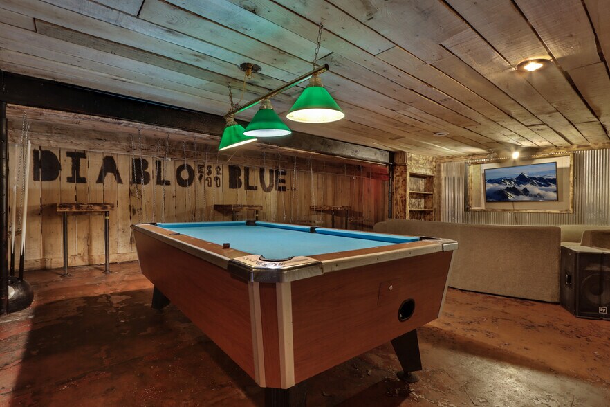 631 S Broadway St, Menomonie, WI 54751 Bar For Sale