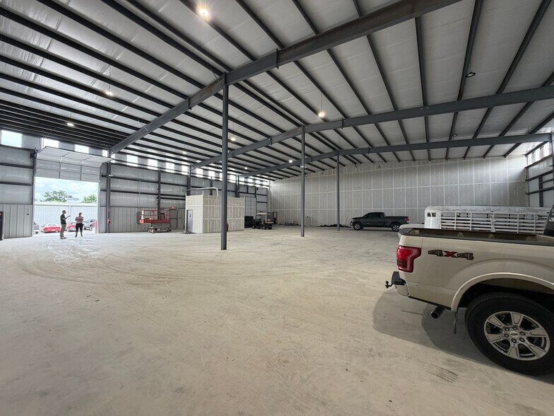 More Photos Of 19901 E Highway 51, Broken Arrow Unknown For Lease