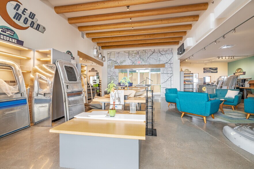 More Photos Of 27556 I 25 East Frontage Rd, Santa Fe Light Distribution For Sale