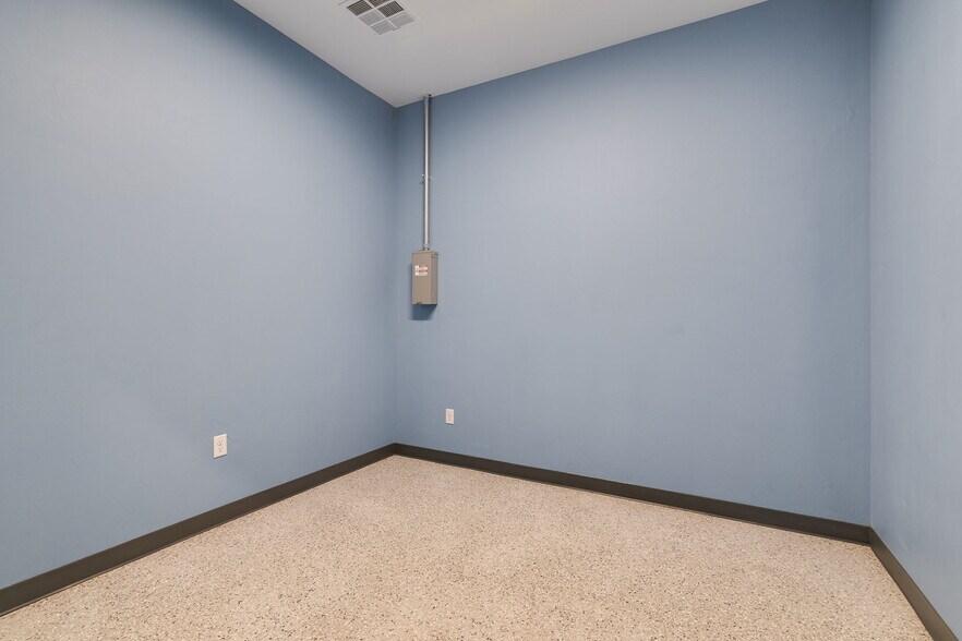 More Photos Of 3305 NW 192nd St, Edmond Healthcare For Sale