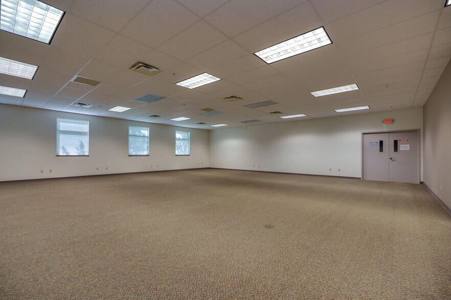 More Photos Of 8261 State Route 235, Dayton Light Manufacturing For Sale