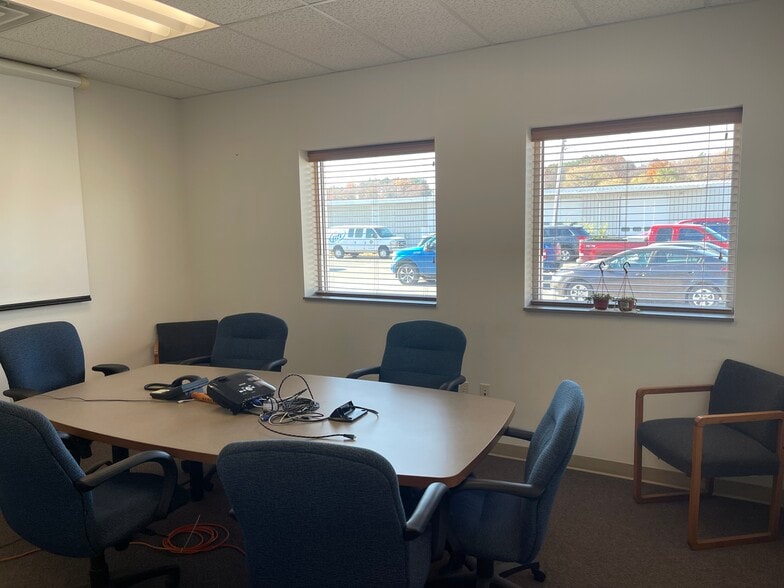 More Photos Of 2325 Sybrant Rd, Traverse City Warehouse For Lease