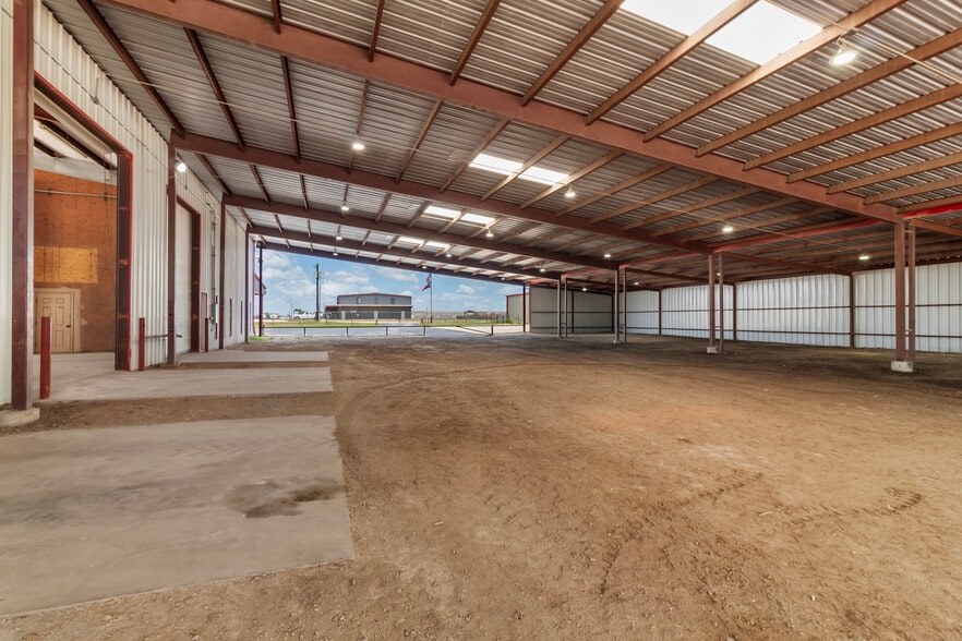More Photos Of 3838 Endeavor Loop, Bryan Industrial For Lease