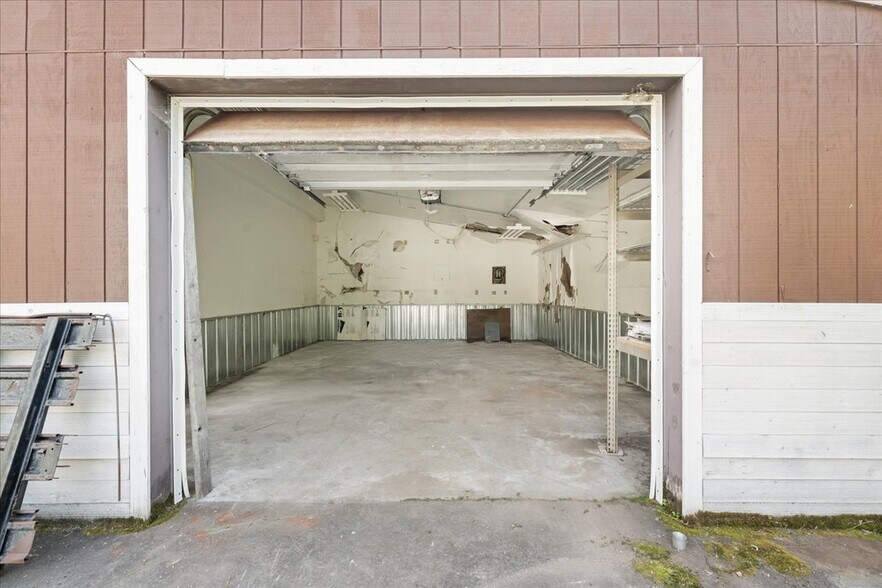 More Photos Of 3427 Old Richardson Hwy, North Pole Warehouse For Sale