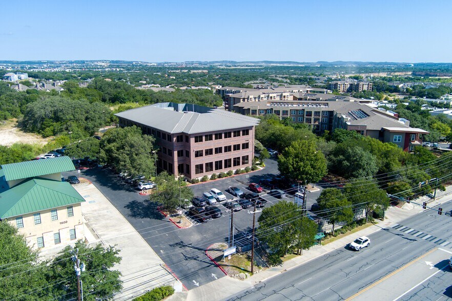 More Photos Of 11467 Huebner Rd, San Antonio Office For Sale