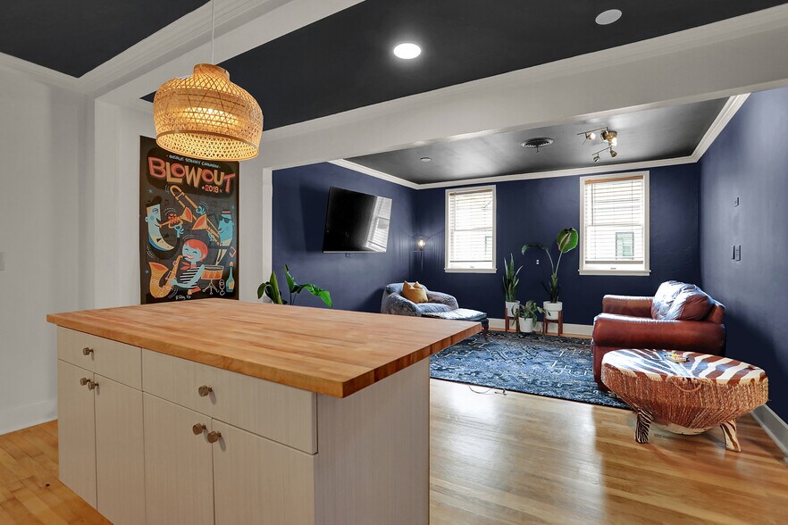 More Photos Of 2258 Young Ave, Memphis Loft Creative Space For Sale