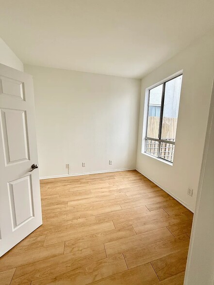 More Photos Of 884 Palm Ave, West Hollywood Apartments For Sale
