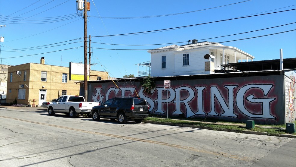 More Photos Of 901 N Alamo St, San Antonio Service For Sale