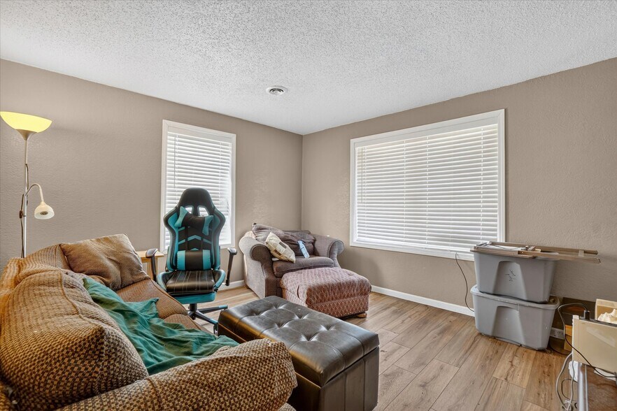 More Photos Of 12425 Antioch Rd, Trevor Freestanding For Sale