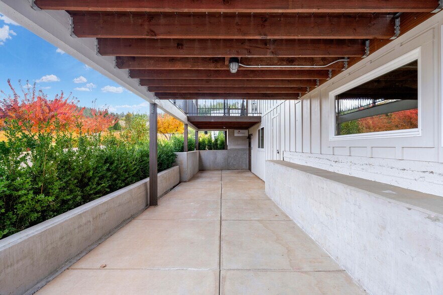 More Photos Of 2875 Larsen Dr, Camino Winery Vineyard For Lease