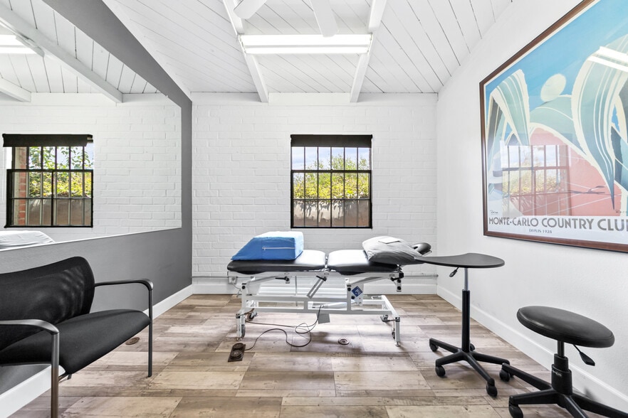 More Photos Of 1714 17th St, Santa Monica Medical For Sale