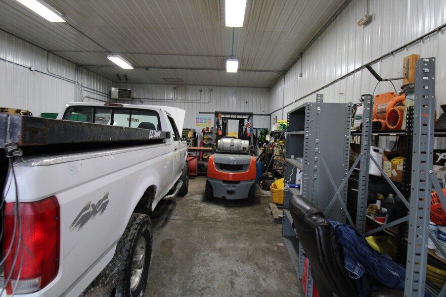 More Photos Of 5640 44th Ave S, Clinton Office For Sale