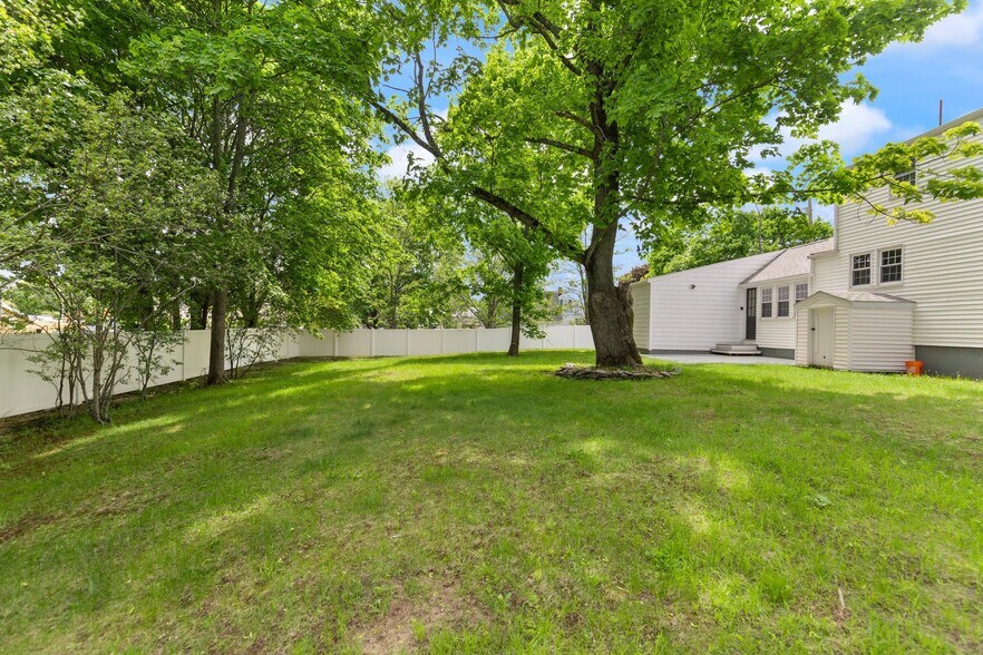 More Photos Of 32 Prince St, Danvers Office For Lease