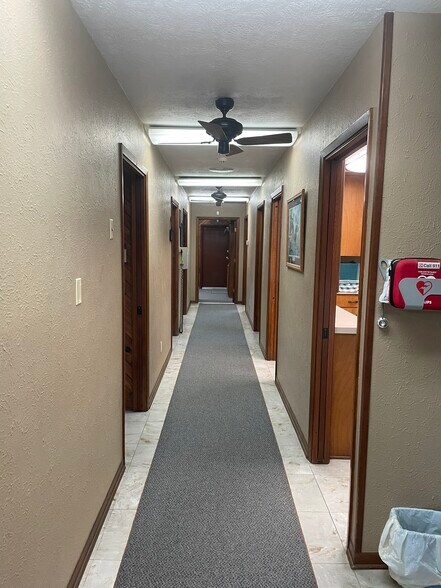 More Photos Of 325 General Cavazos Blvd, Kingsville Office For Sale