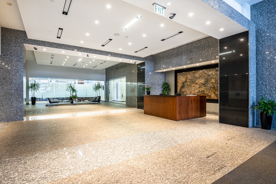 More Photos Of 25025 N I-45 Fwy, The Woodlands Office For Lease