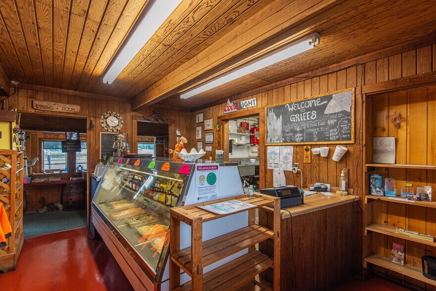 More Photos Of 142 Bay Front Loop, Winchester Bay General Retail For Sale