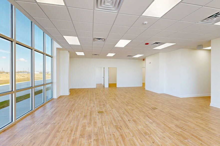 More Photos Of 2030 Rue Sucre, Suite 100, Luling Distribution For Lease